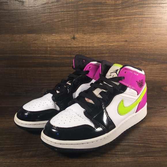 Air Jordan 1 Mid SE 'Cyber Active Fuchsia' | The Sneaker House | Jordan Real